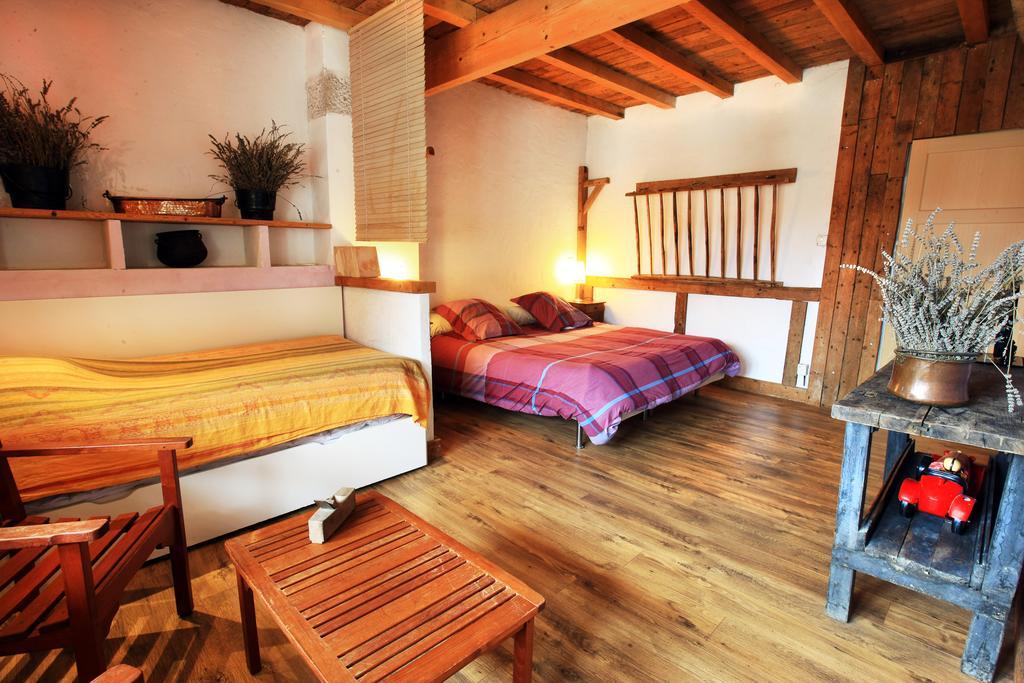 Отель La Ferme Modele Chatillon-la-Palud Номер фото