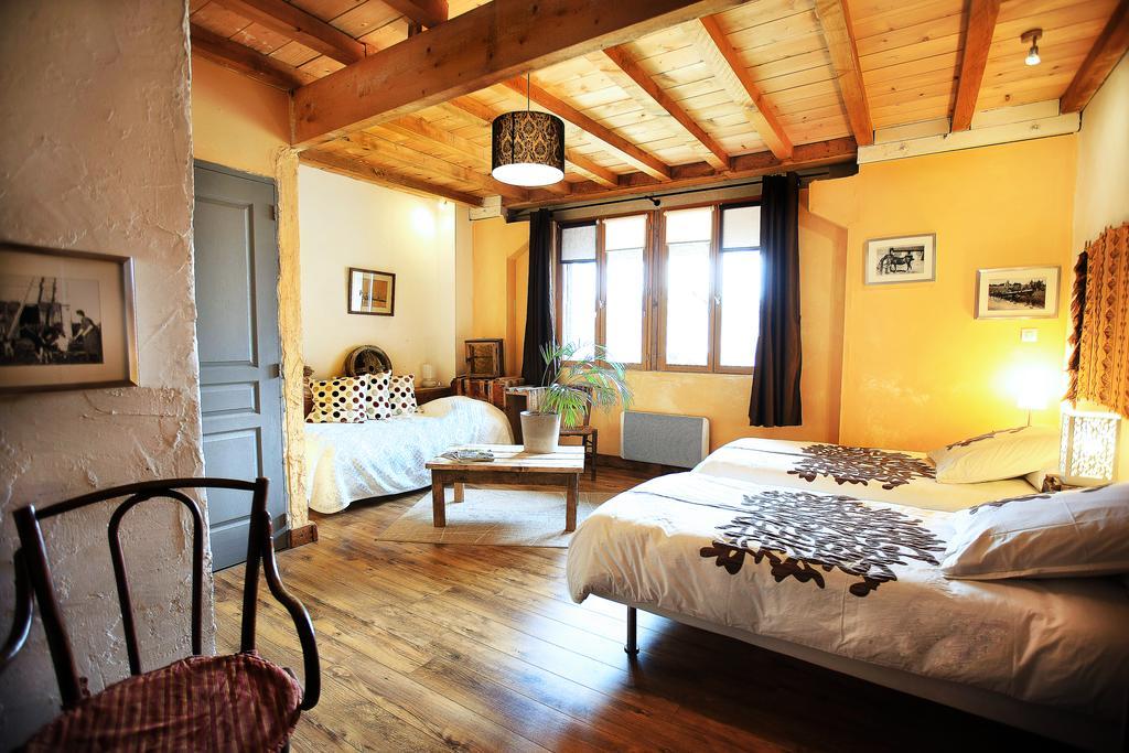 Отель La Ferme Modele Chatillon-la-Palud Номер фото