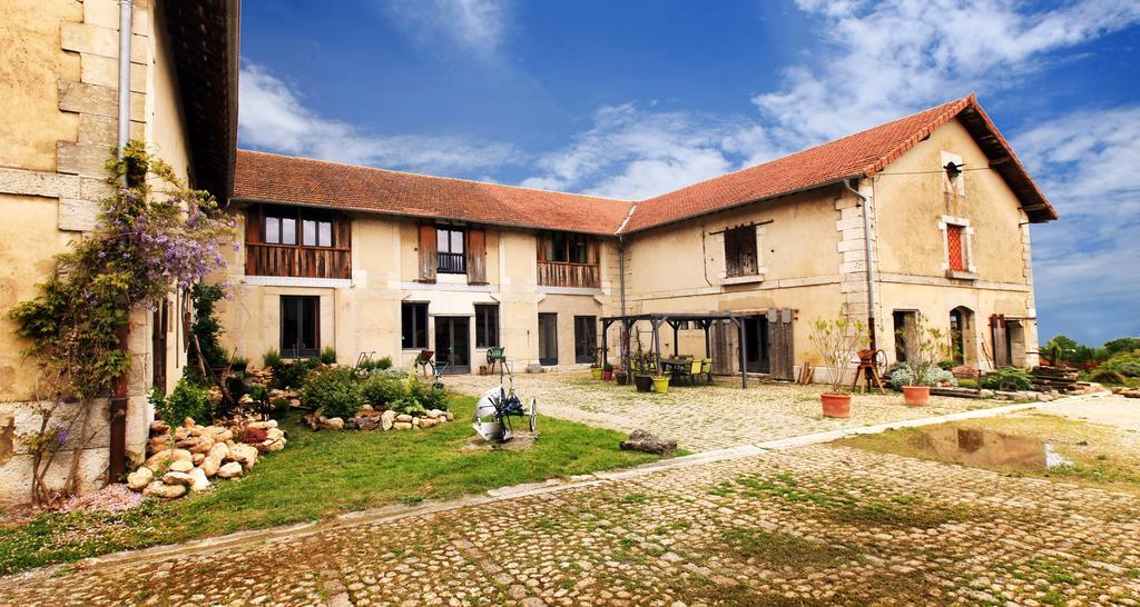 Отель La Ferme Modele Chatillon-la-Palud Экстерьер фото